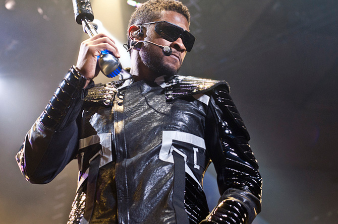 Usher performing, Atlanta Hip-Hop & Neo-Soul