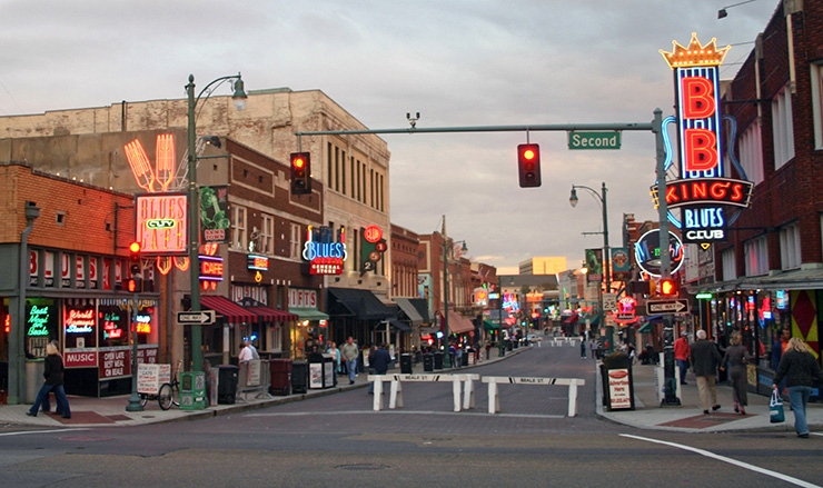 Beale Street closed to cars, evening