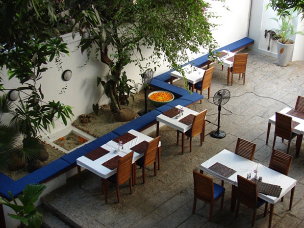 Le Dupleix Hotel Courtyard, Pondicherry Hotels