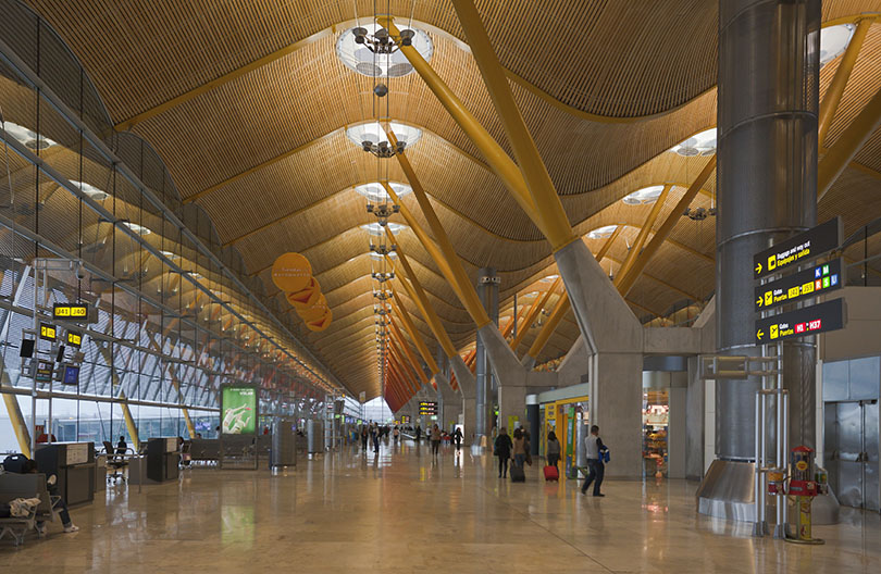 The undulating terminal ceiling at MAD Airport