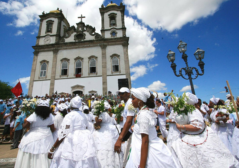 A festival passing Basilica of Senhor do Bonfim, Salvador da Bahia Attractions