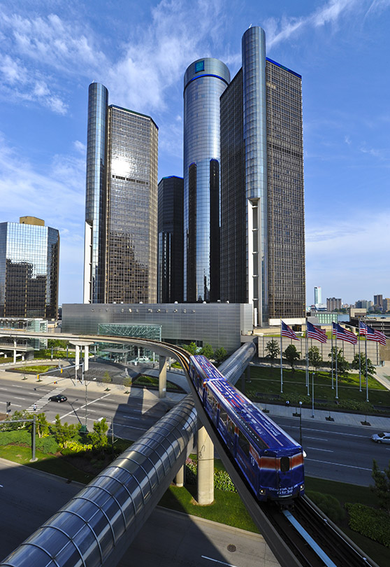 Detroit People Mover passing GM Headquarters