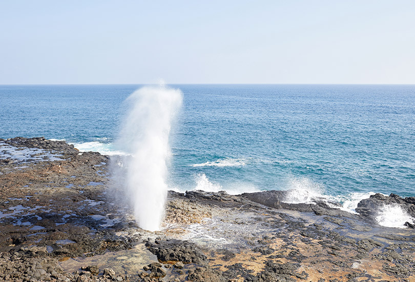 Spouting Horn blowhole on the west 